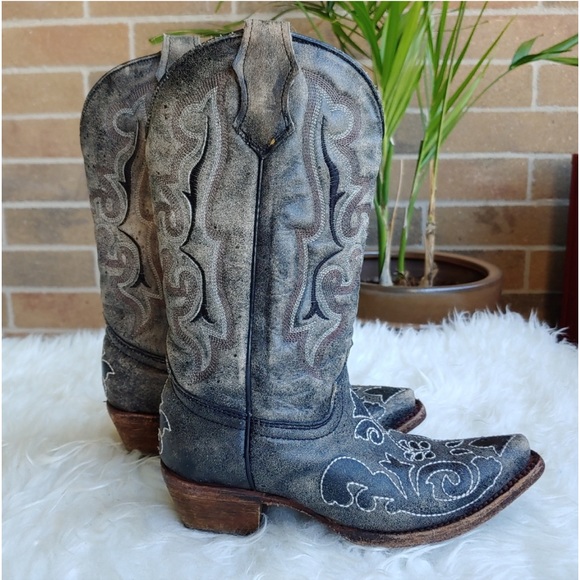 Corral Teens Distressed Cowboy Boots - Picture 1 of 8